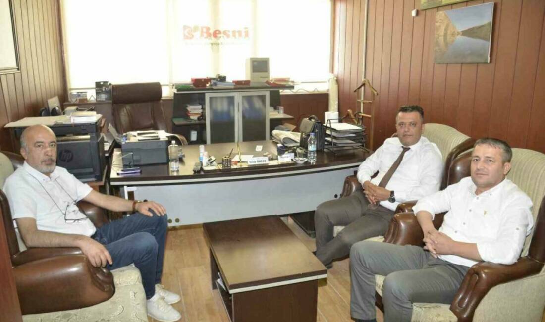 BİK Malatya Bölge Müdürü’nden Besni Ekspres’e ziyaret Basın İlan Kurumu (BİK) Malatya Bölge Müdürü Haşim Poyraz, Besni