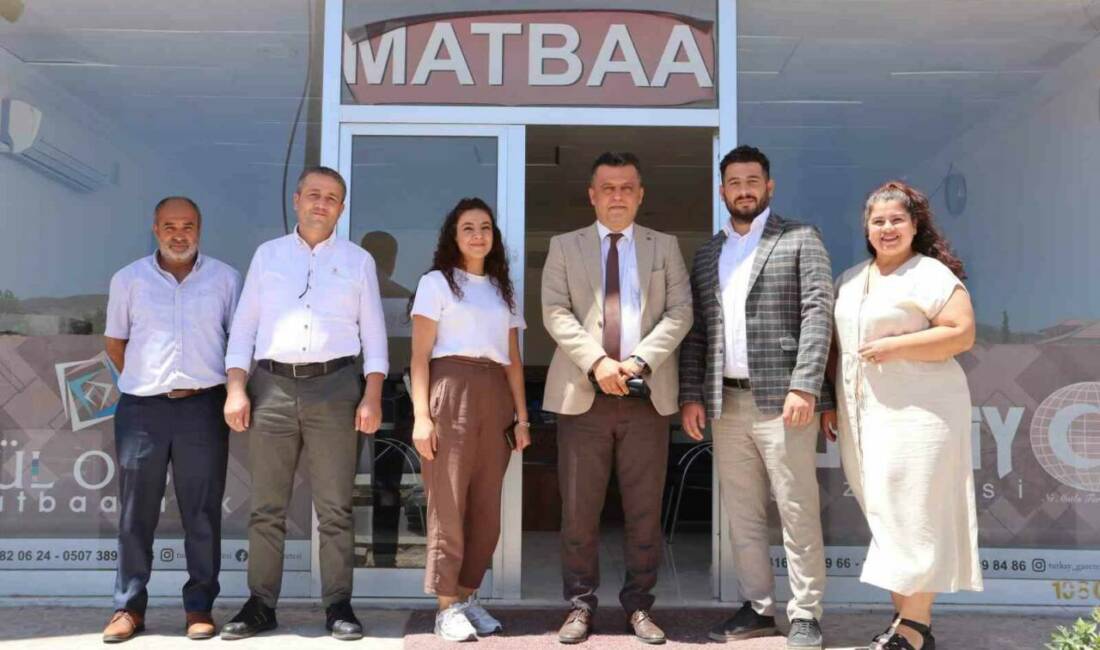 BİK Malatya bölge müdüründen Türkay Gazetesi’ne ziyaret BİK Malatya Bölge Müdürü Haşim Poyraz, Adıyaman’daki Türkay Gazetesi’ni ziyaret