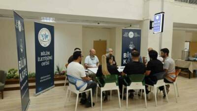 Hani ilçesinde muhtarlarla bir araya gelen Diyarbakır Büyükşehir Belediye Başkanı