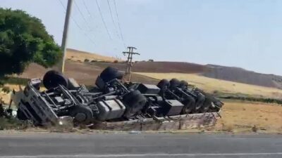 Adıyaman-Gölbaşı karayolunda meydana gelen kazada bir kamyon direksiyon hakimiyetini kaybederek