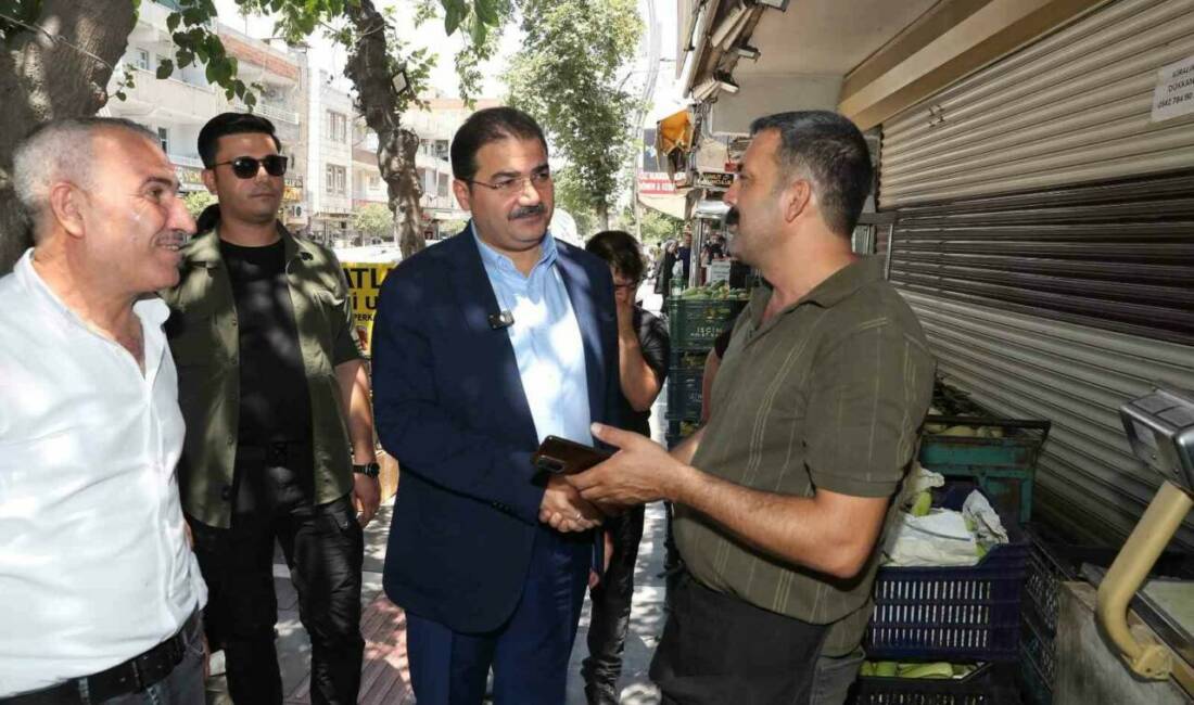 Haliliye Belediye Başkanı Mehmet Canpolat, Devteyşti Mahallesi'nde esnaf ve vatandaşlarla