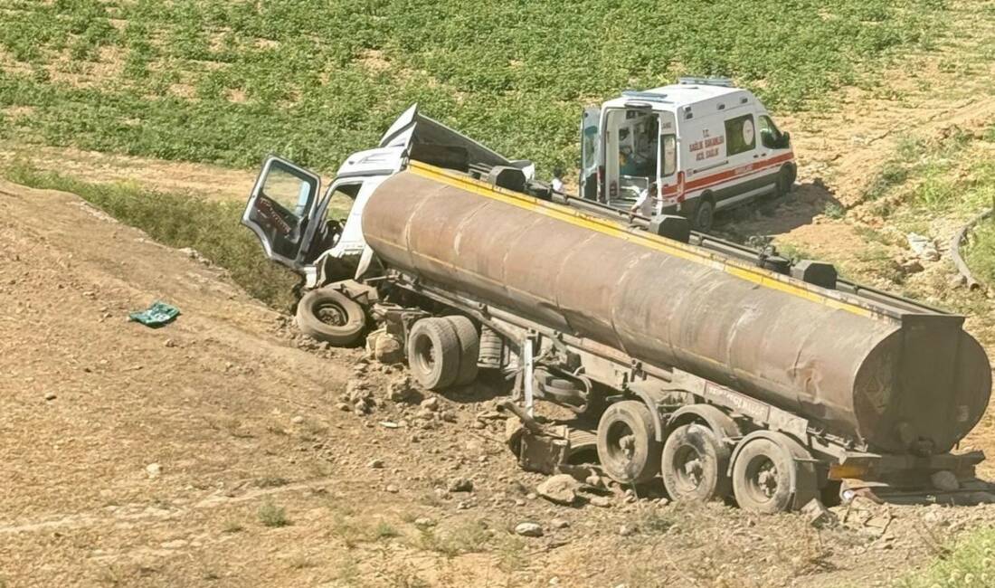 Şırnak'ın Cizre ilçesinde meydana gelen trafik kazasında tır ile hafif