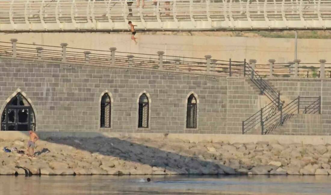 Şırnak’ta metrelerce yüksekten Dicle Nehri’ne atlayan çocukların yürekleri ağza getiren