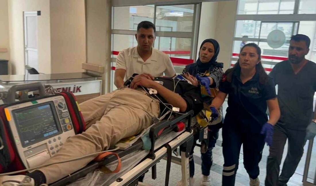 Adıyaman'ın Hasankendi Köyü yolu üzerinde gerçekleşen kazada motosiklet sürücüsü kontrolü