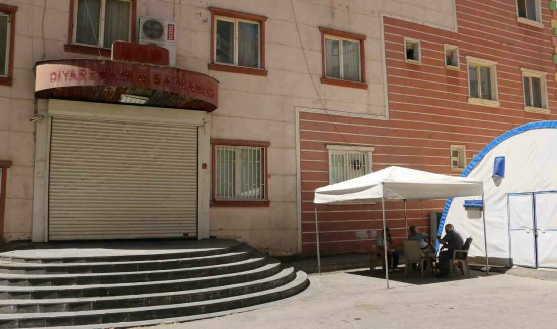 Diyarbakır anneleri, terör örgütü PKK tarafından kaçırılan çocuklarına kavuşma umuduyla