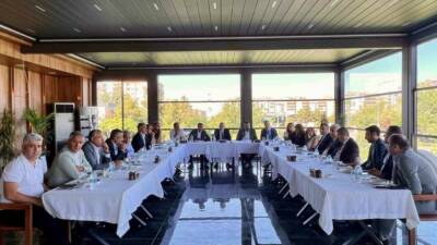 Diyarbakır iş dünyası temsilcileri, 11 banka müdürü ile bir araya