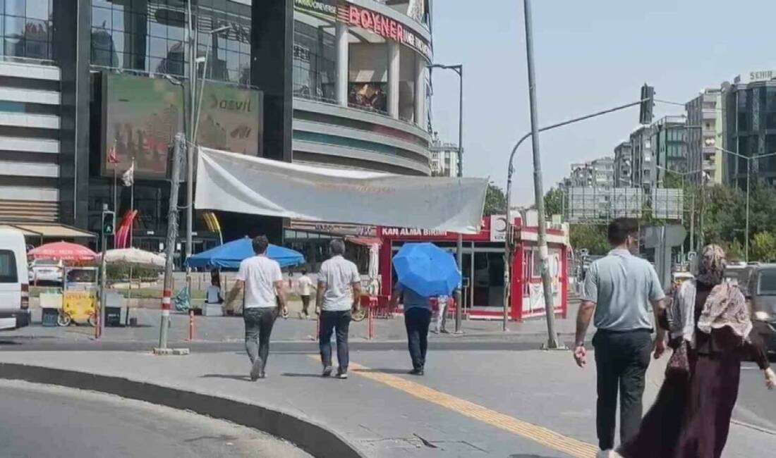 Diyarbakır'da hava sıcaklığının 40 derecenin üzerinde seyrettiği bir dönemde vatandaşlar,