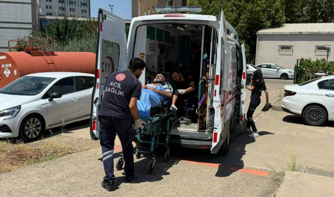 Çüngüş ilçesinde yaşayan 67 yaşındaki Yasin Arslanca, felç şüphesiyle Çüngüş
