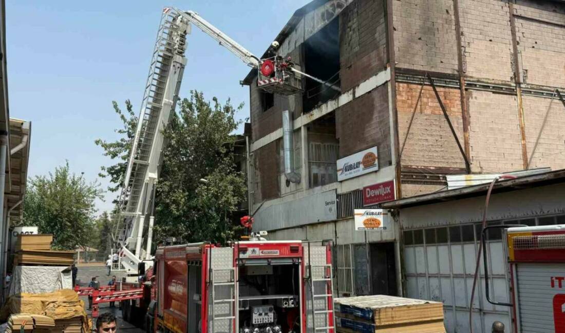 Diyarbakır'ın Yenişehir ilçesindeki bir mobilya boya atölyesinde yangın çıktı. Yangına