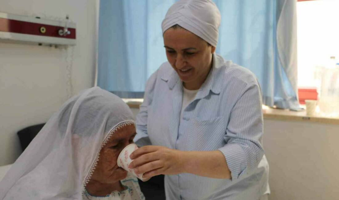 Diyarbakır'da aşırı sıcaklar hastanelere olan başvuruları artırdı. Özellikle yaşlılar ve