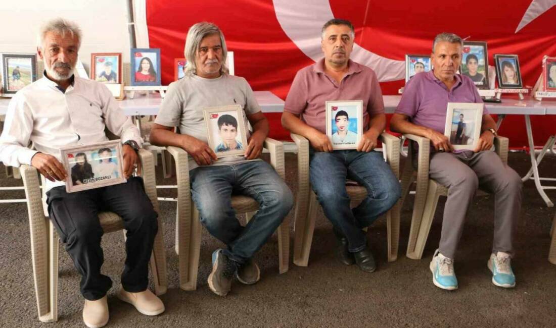 Diyarbakırlı aileler, PKK'nın 11 Temmuz'da silah bırakma süreci öncesinde çocuklarına
