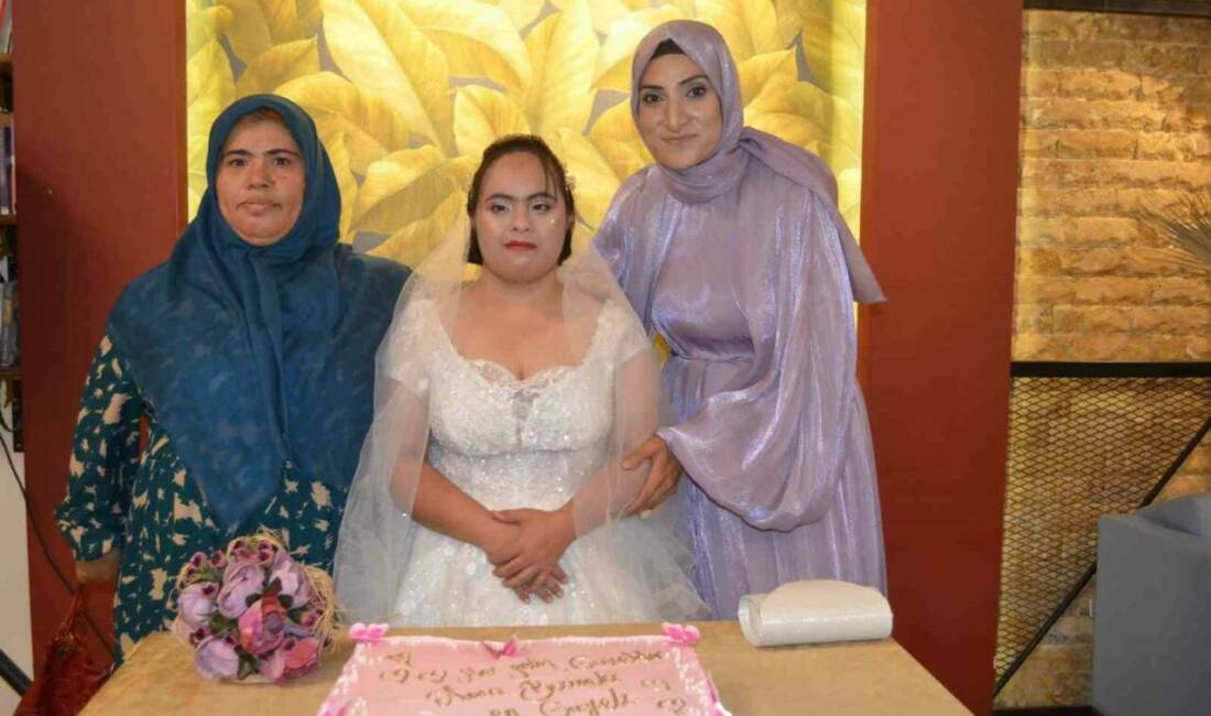 Nizip ilçesinde yaşayan 23 yaşındaki Nisan Nur Bahçeci, gelinlik hayalini