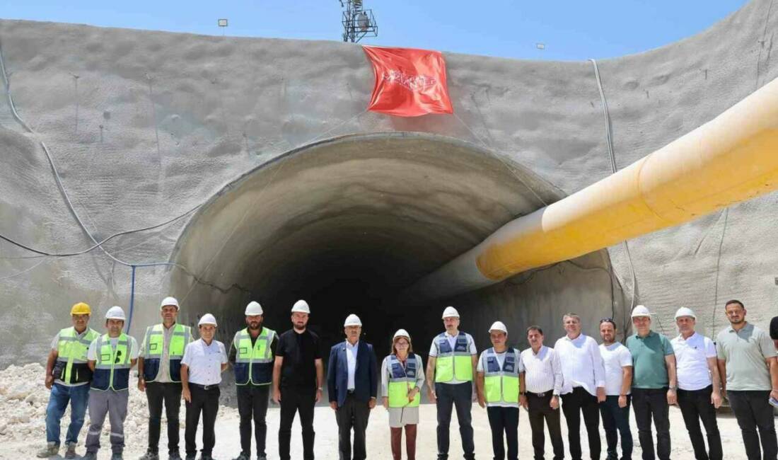 Gaziantep'te Dülük-OSB Tüneli projesi kapsamında yürütülen çalışmalar hızla ilerliyor. Proje