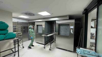 Diyarbakır Gazi Yaşargil Eğitim ve Araştırma Hastanesi'ndeki sterilizasyon birimi, sağlık