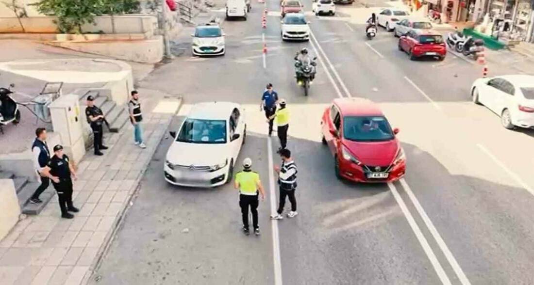 Gaziantep'te polis ekipleri tarafından Narko Alan operasyonu kapsamında 118 araca