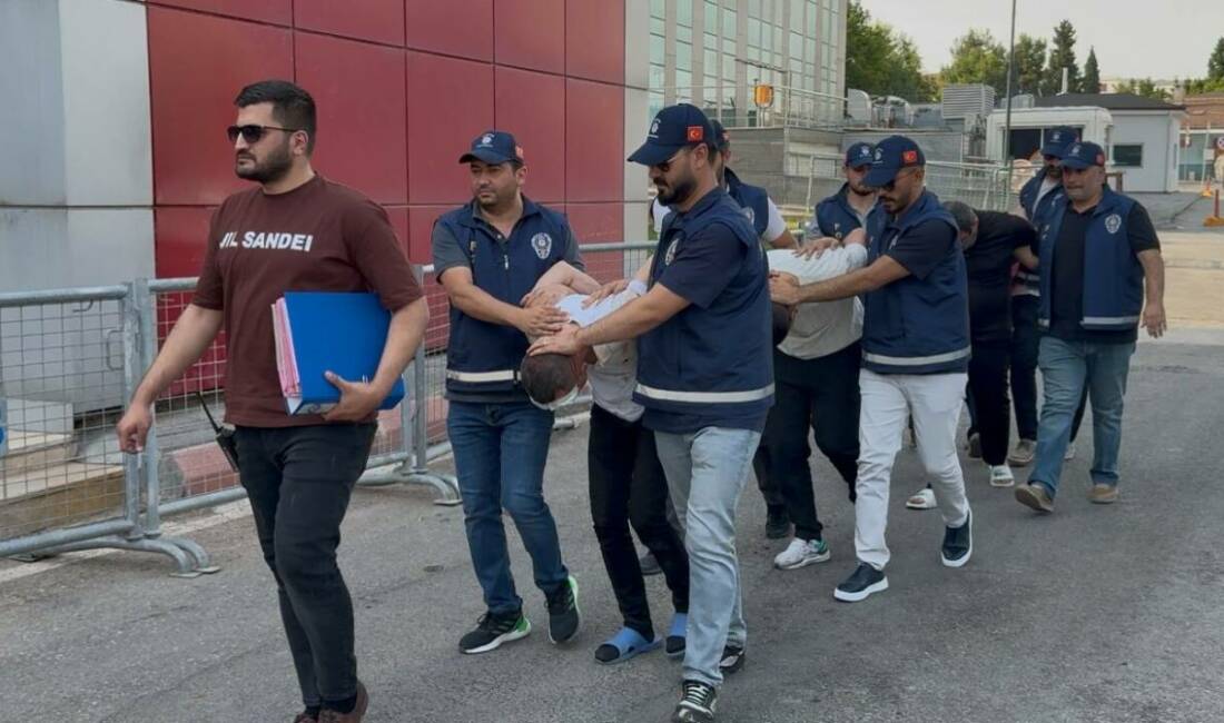 Gaziantep'te kuyumcu toptancısını silahla yaralayan ve 18 kilogram altını gasp