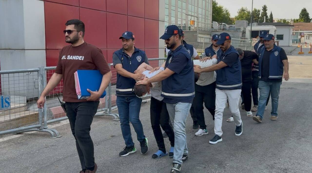 Gaziantep'te kuyumcu toptancısını silahla yaralayan ve 18 kilogram altını gasp