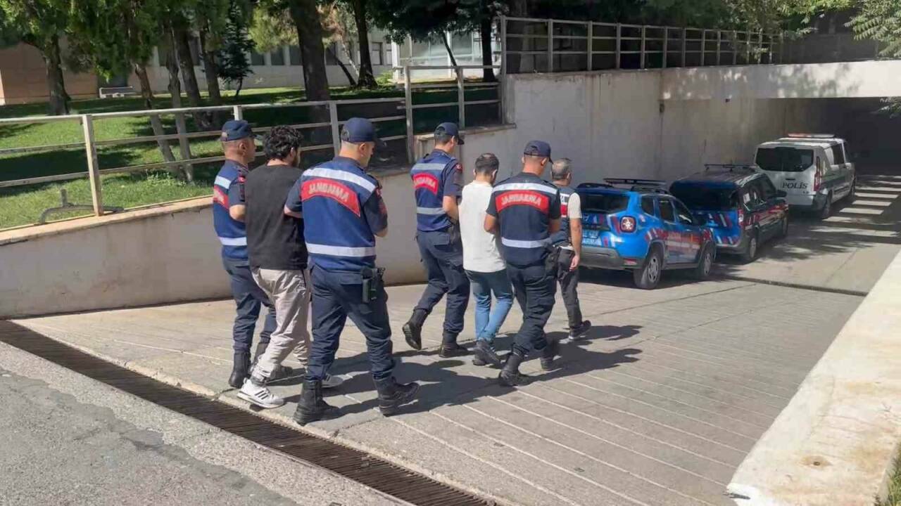 Gaziantep İl Jandarma Komutanlığı ekipleri, DEAŞ terör örgütüne yönelik düzenlediği