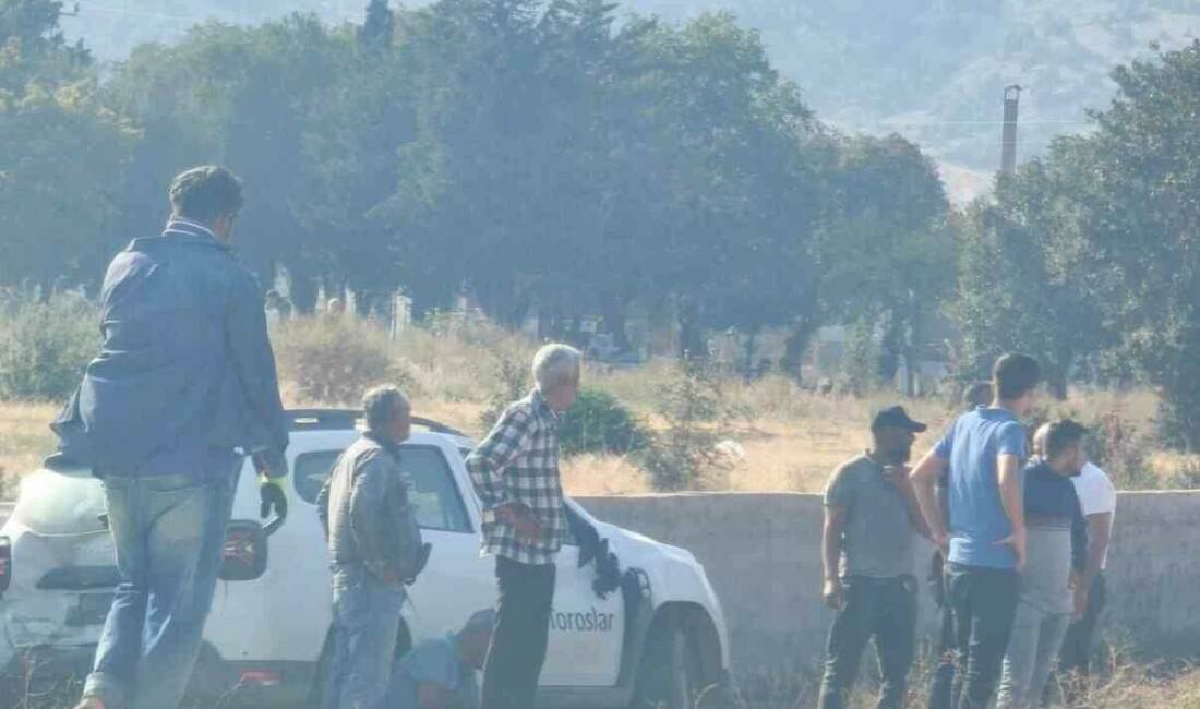 Gaziantep'in İslahiye ilçesinde meydana gelen kazada iki otomobil çarpıştı ve