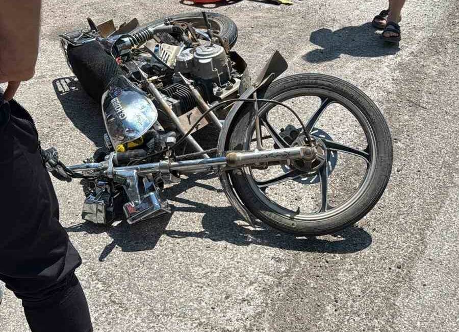 Gaziantep'in İslahiye ilçesinde otomobille motosikletin çarpışması sonucu meydana gelen kazada,