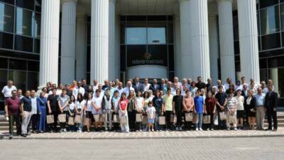 Gaziantep Ticaret Odası, LGS'de Türkiye birincisi olan öğrencileri ödüllendirdi. GTO