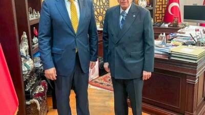 Şanlıurfa Büyükşehir Belediye Başkanı Mehmet Kasım Gülpınar, MHP Genel Başkanı