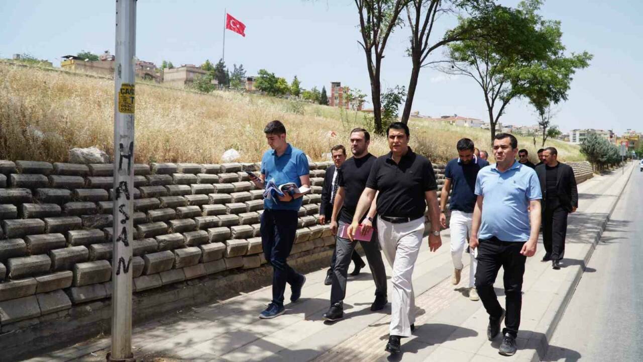 Şehitkamil Belediye Başkanı Umut Yılmaz, Hacıbaba Mahallesi sakinlerine verdiği sözü