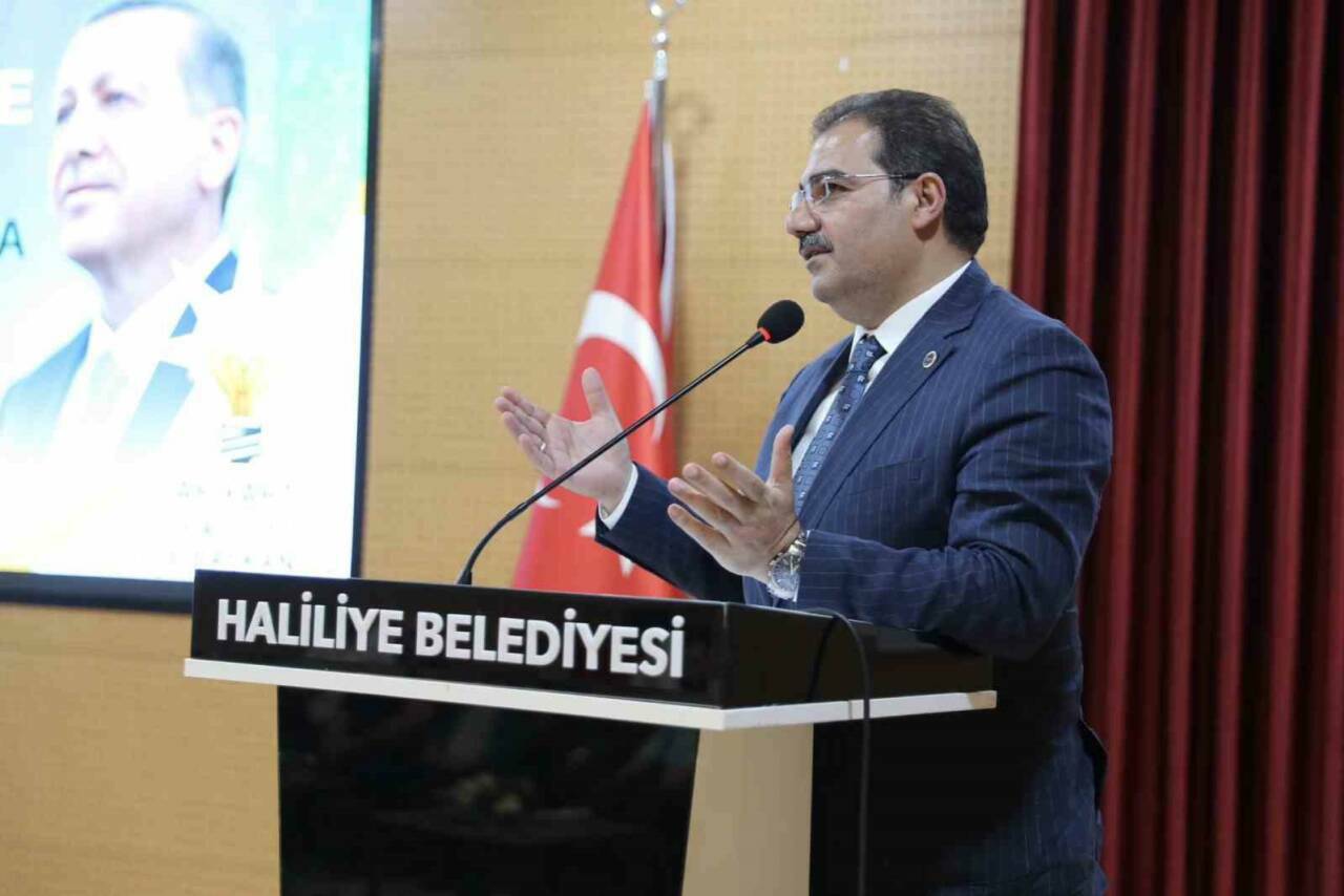 Haliliye Belediye Başkanı Mehmet Canpolat, ilçeye asfalt ve çöp konteyneri