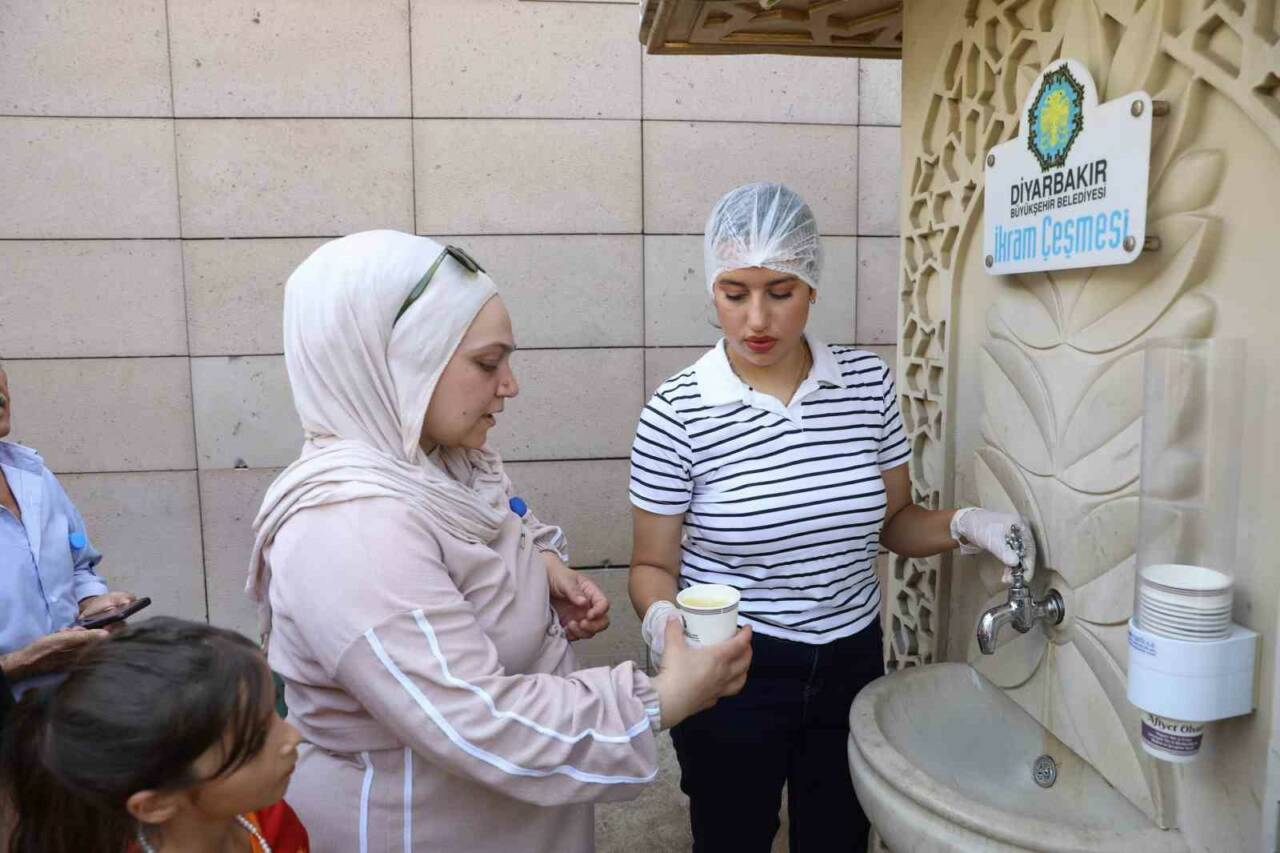 Diyarbakır Büyükşehir Belediyesi, kentteki hastanelerin bahçelerine kurduğu İkram Çeşmeleri ile