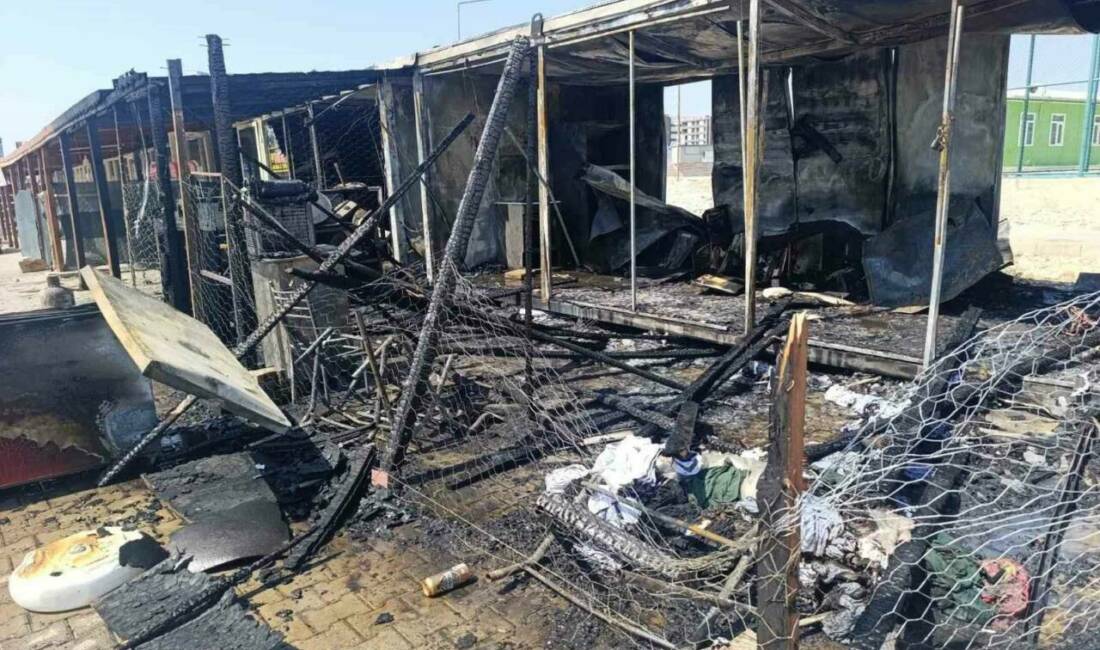 Adıyaman'ın Yunus Emre Mahallesi'nde bir iş yeri yangını meydana geldi.