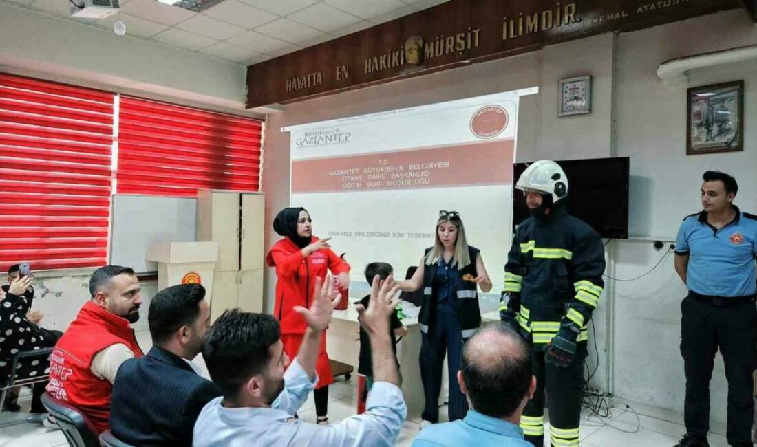 Gaziantep’te işitme engellilere yangın söndürme eğitimi verildi. Eğitimde yangın çıkış