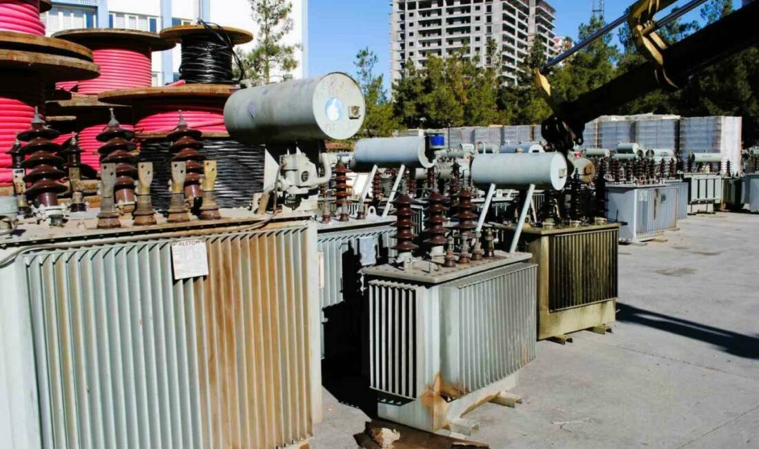 Kaçak elektrik kullanımı nedeniyle trafo zararlarında yüzde 200 artış Dicle Elektrik, Temmuz ayında aşırı sıcakların ve kaçak elektrik kullanımının