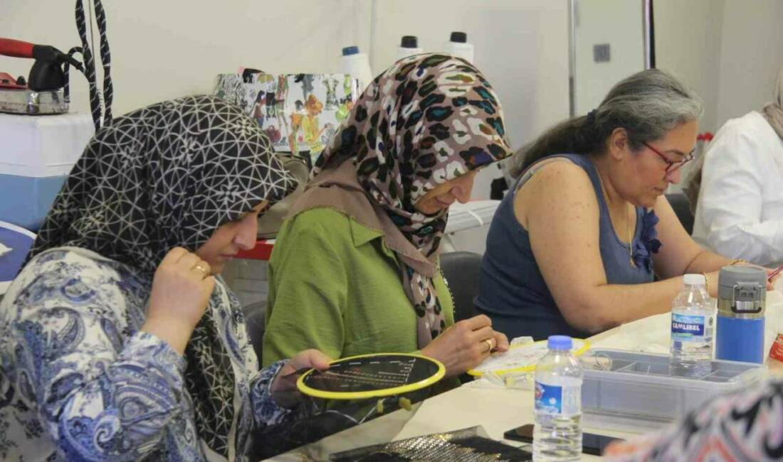 Gaziantep'te tel kırma kursları hem kadınlara sanat öğretiyor hem de