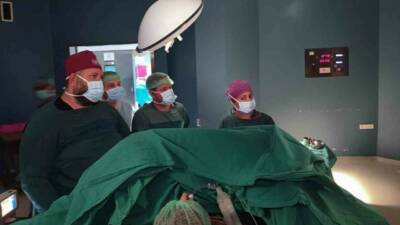 Adıyaman’ın Kahta Devlet Hastanesi’nde ilk defa gerçekleştirilen kapalı yöntemle karın