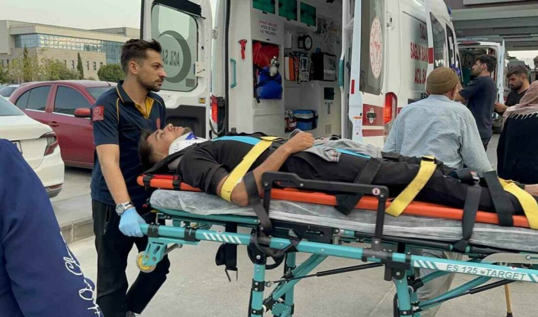 Adıyaman'ın Kahta ilçesinde otomobil ile motosikletin çarpışması sonucu 2 kişi