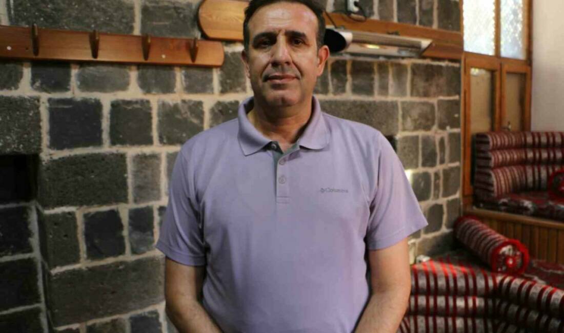 Abdullah Öcalan'ın çağrısının ardından PKK'nın silah bırakma kararını destekleyen Diyarbakır'ın