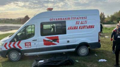 Diyarbakır’da Dicle Nehri’nde boğulma tehlikesi geçiren kardeşini ve yakınını kurtarmak