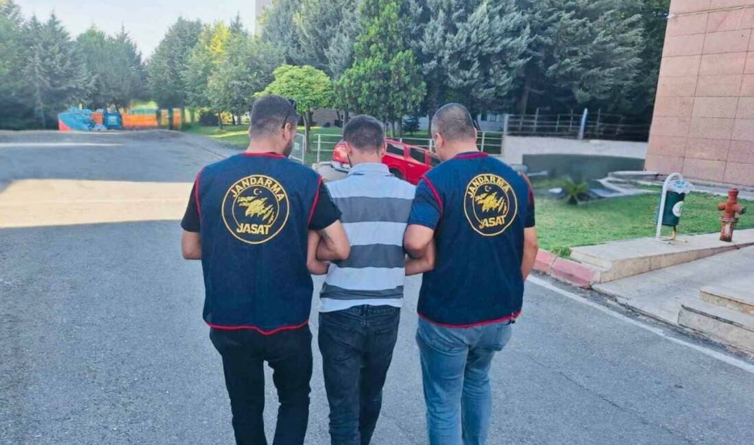 Gaziantep'te 18 yıl kesinleşmiş hapis cezasıyla aranan dolandırıcı H.D., jandarma