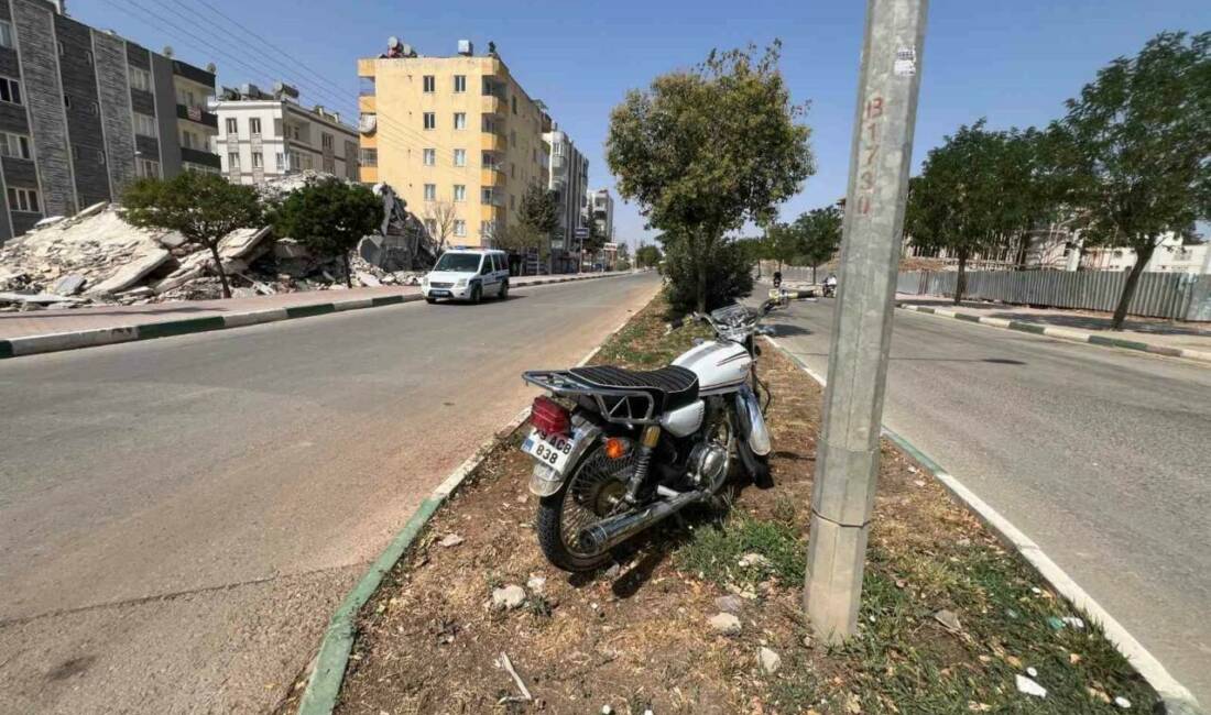 Kilis'te otomobil ile motosikletin çarpışması sonucu meydana gelen kazada motosiklette