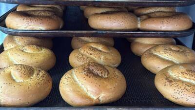 Siirt'in Kurtalan ilçesinde bulunan bir işletme, ekmek ve unlu mamullerde
