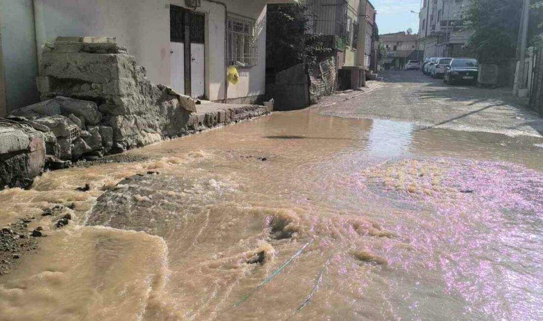 Siirt'in Kurtalan ilçesindeki içme suyu hattında meydana gelen patlama sonucu