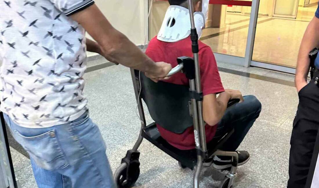 Maç esnasında saldırıya uğrayan genç hastaneye kaldırıldı Adıyaman'ın Gerger ilçesinde bir maç sırasında 17 yaşındaki genç, kimliği
