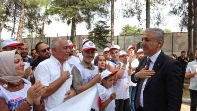 Mardin Büyükşehir Belediyesi'nde çalışan bin 884 işçiye 8 bin lira