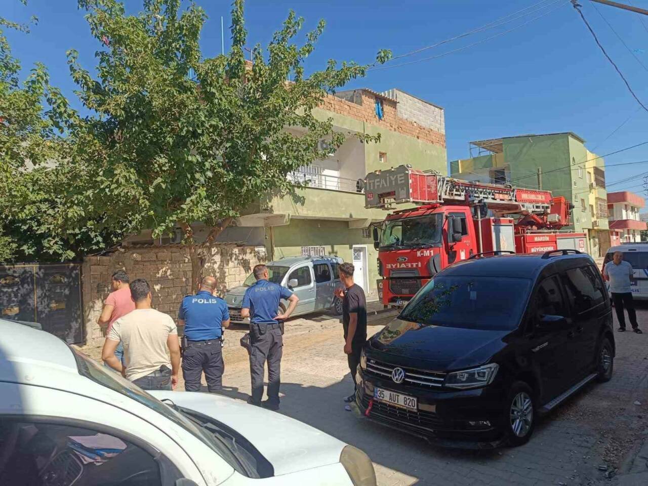 Mardin’in Kızıltepe ilçesindeki bir olayda, bir şahıs eşi ve iki