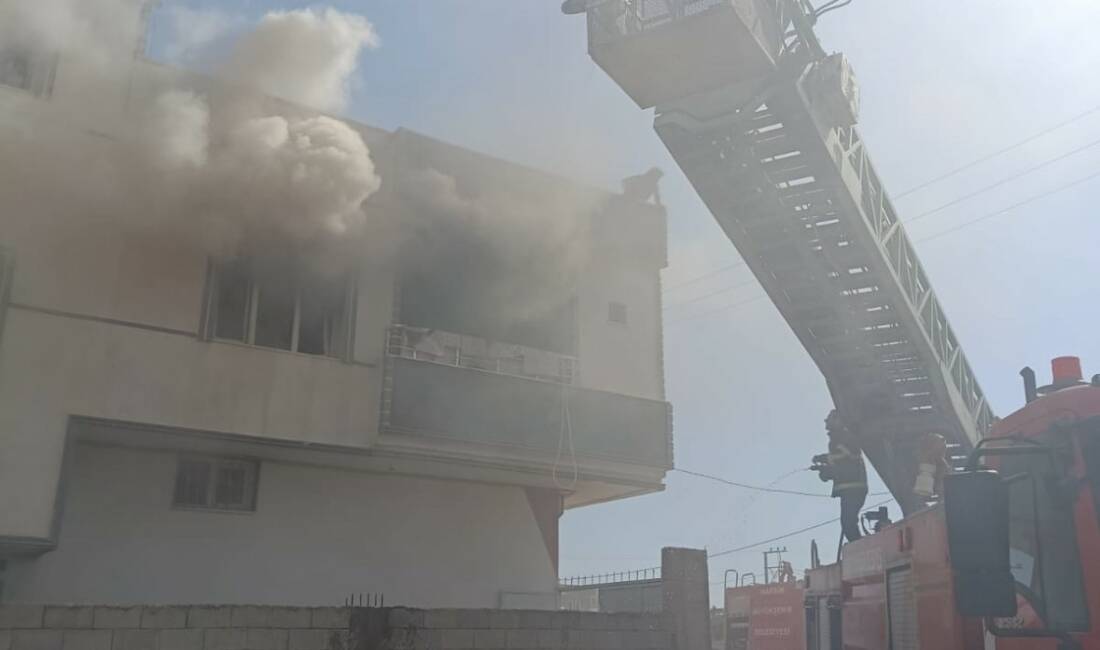 Nusaybin ilçesindeki bir müstakil evde çıkan yangın, itfaiye ekipleri tarafından