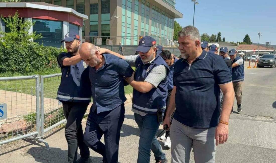 Gaziantep'in Şehitkamil ilçesinde bir markete ait 3 milyon TL'nin silah