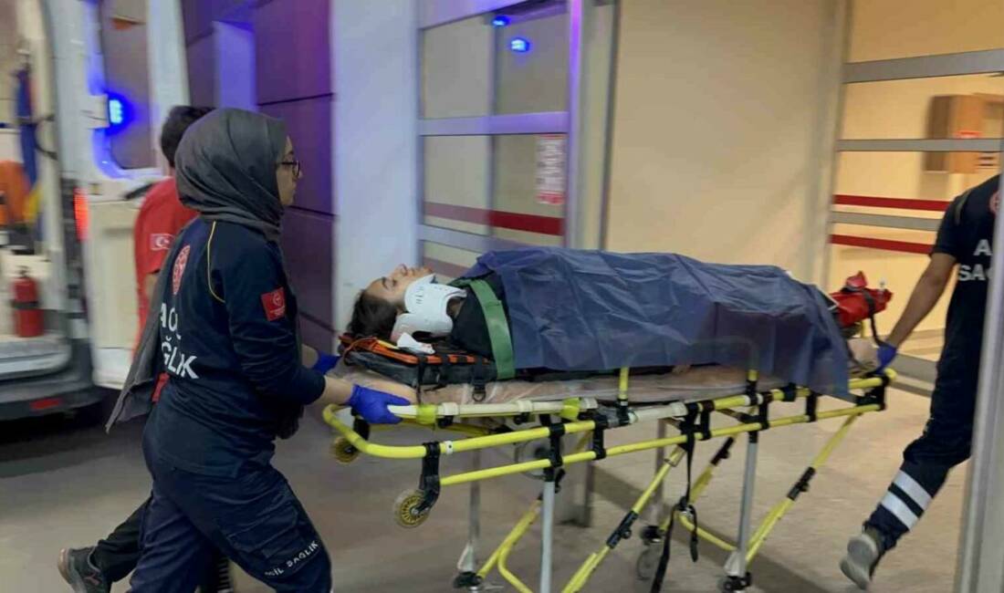 Adıyaman’da motosiklet ile hafif ticari aracın çarpışması sonucu meydana gelen