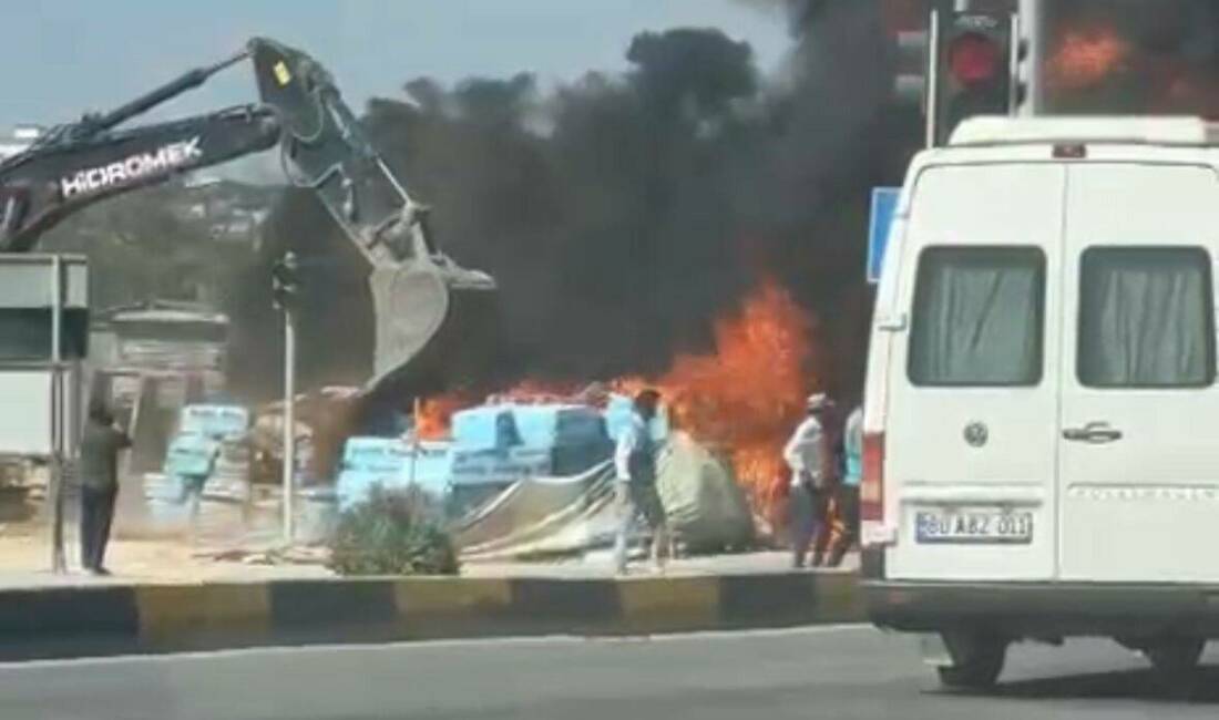 Gaziantep'in Nurdağı ilçesinde bir inşaat sahasında belirlenemeyen bir nedenle yangın