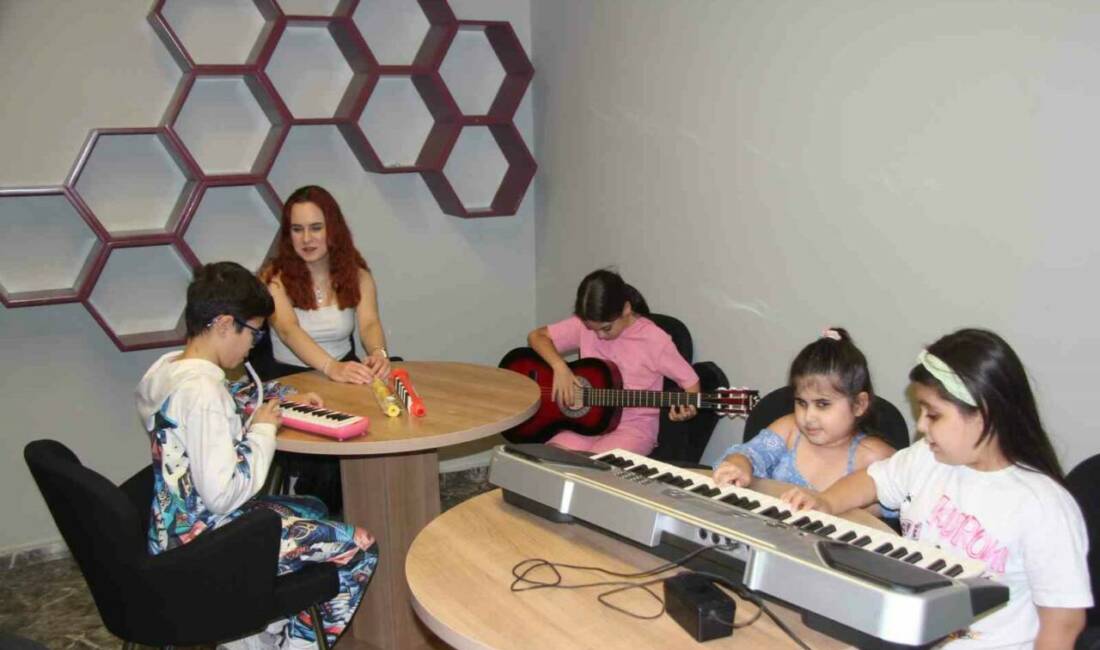 Gaziantep'te görme engelli müzik öğretmeni Simay Boz, Engelsiz Eğitim ve