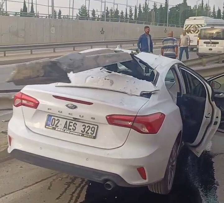 Adıyaman'da bir otomobilin bariyerlere çarpması sonucu meydana gelen kazada sürücü